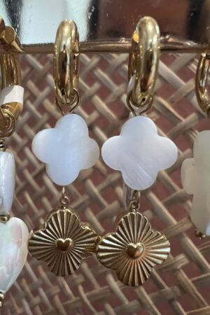 Oorringen 'Klavertje/hartje' - Wit/goud