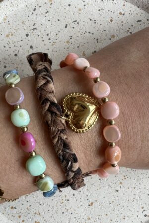 Armbandje kraaltjes