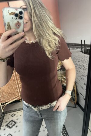 T-shirt 'Golfje' - Bruin