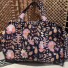 Weekend / sporttas - Donkerblauw/Roze bloem