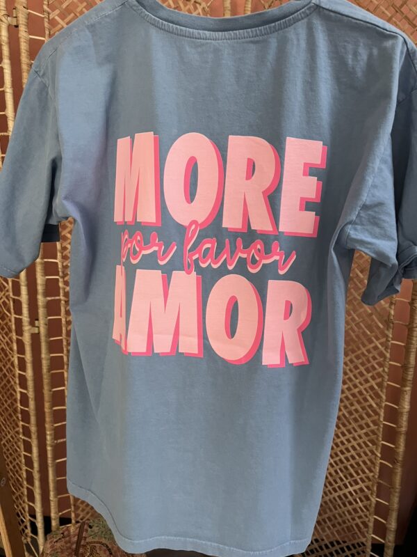 T-shirt 'More Amor' - Blauw
