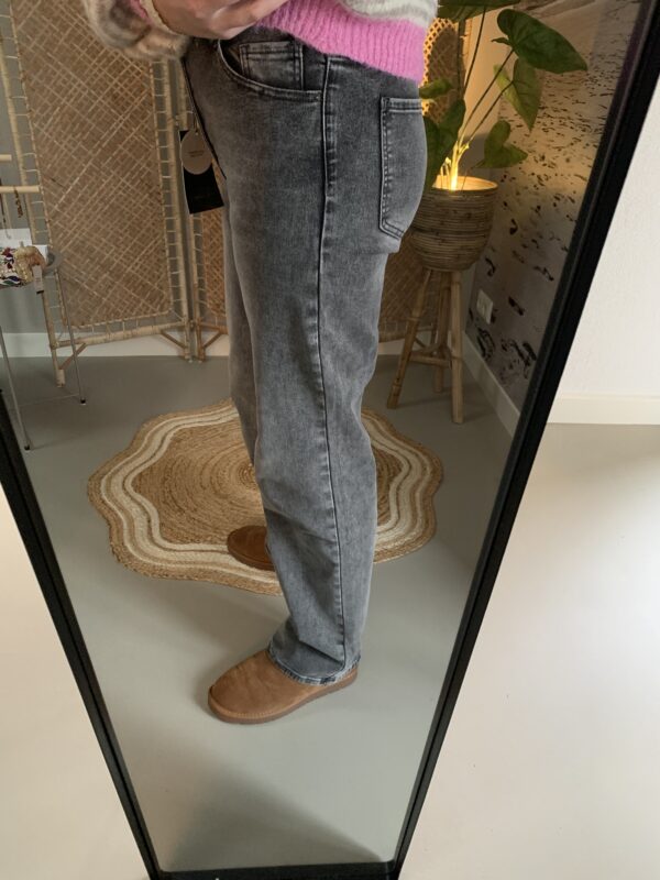 Laulia Jeans; Loose Straight EXTRA LONG - Donker grijs