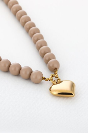 Ketting ronde kralen met hartje - Beige