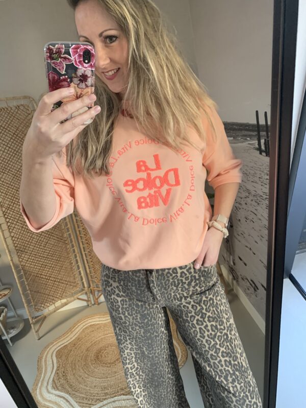 T-shirt/Sweater 'La Dolce Vita' - Peach