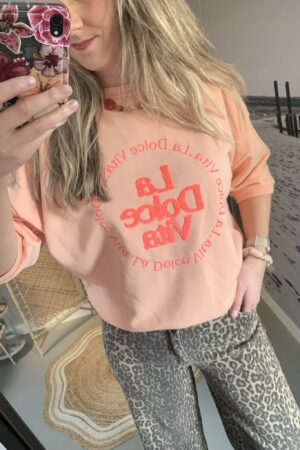 T-shirt/Sweater 'La Dolce Vita' - Peach