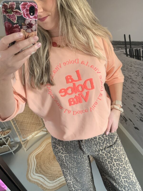 T-shirt/Sweater 'La Dolce Vita' - Peach