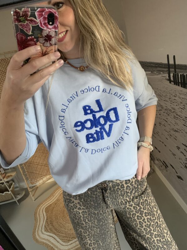 T-shirt/Sweater 'La Dolce Vita' - Blauw