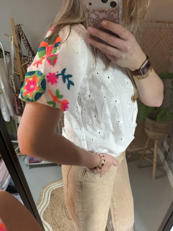 Blouse wit - Broderie mouwtje - Wit