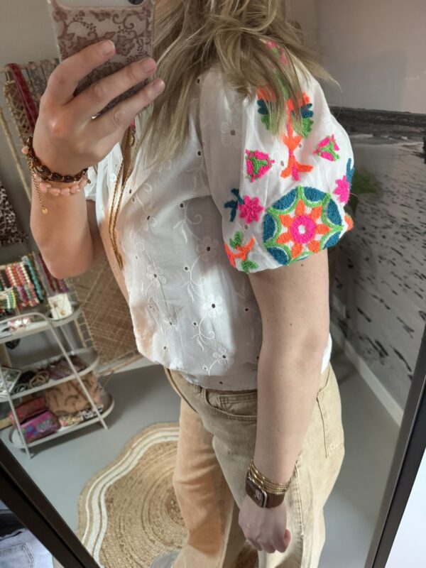 Blouse wit - Broderie mouwtje - Wit
