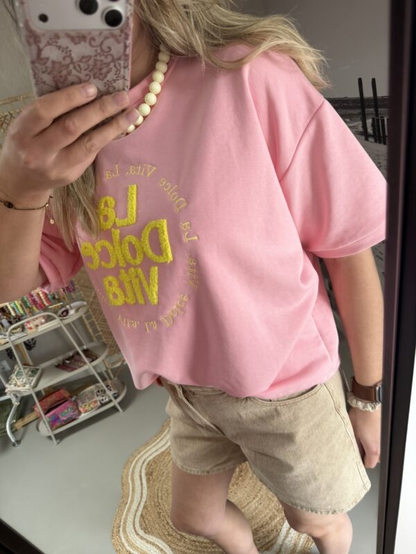 T-shirt/Sweater 'La Dolce Vita' - Roze/Geel