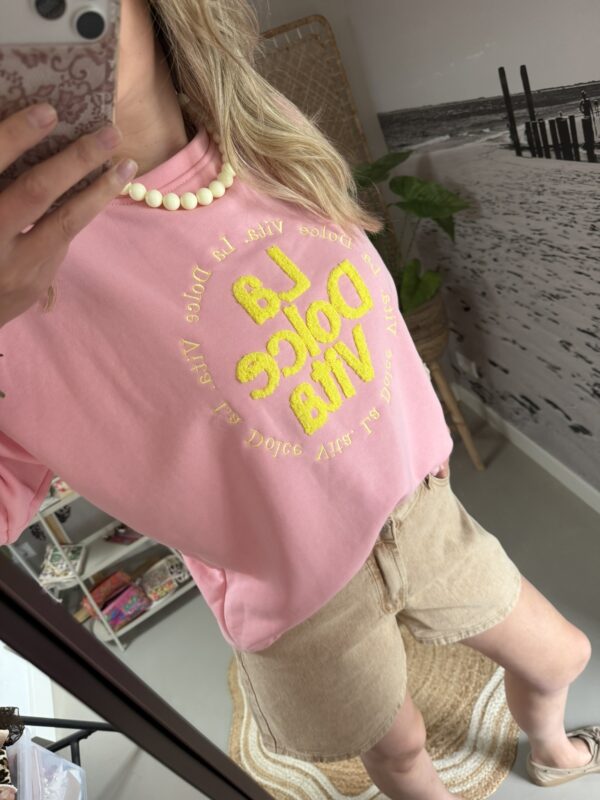 T-shirt/Sweater 'La Dolce Vita' - Roze/Geel