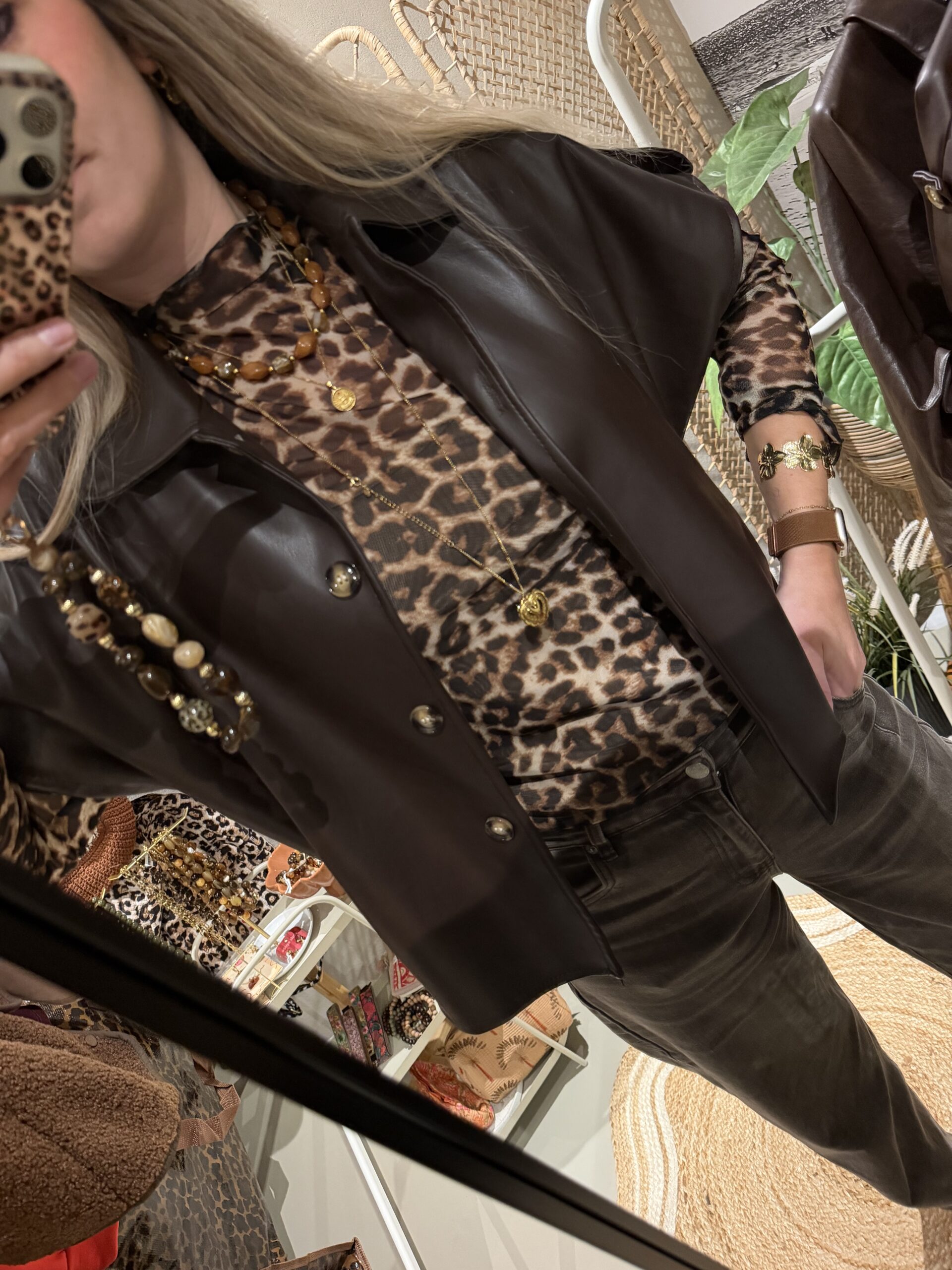 PU leer blouse - Bruin