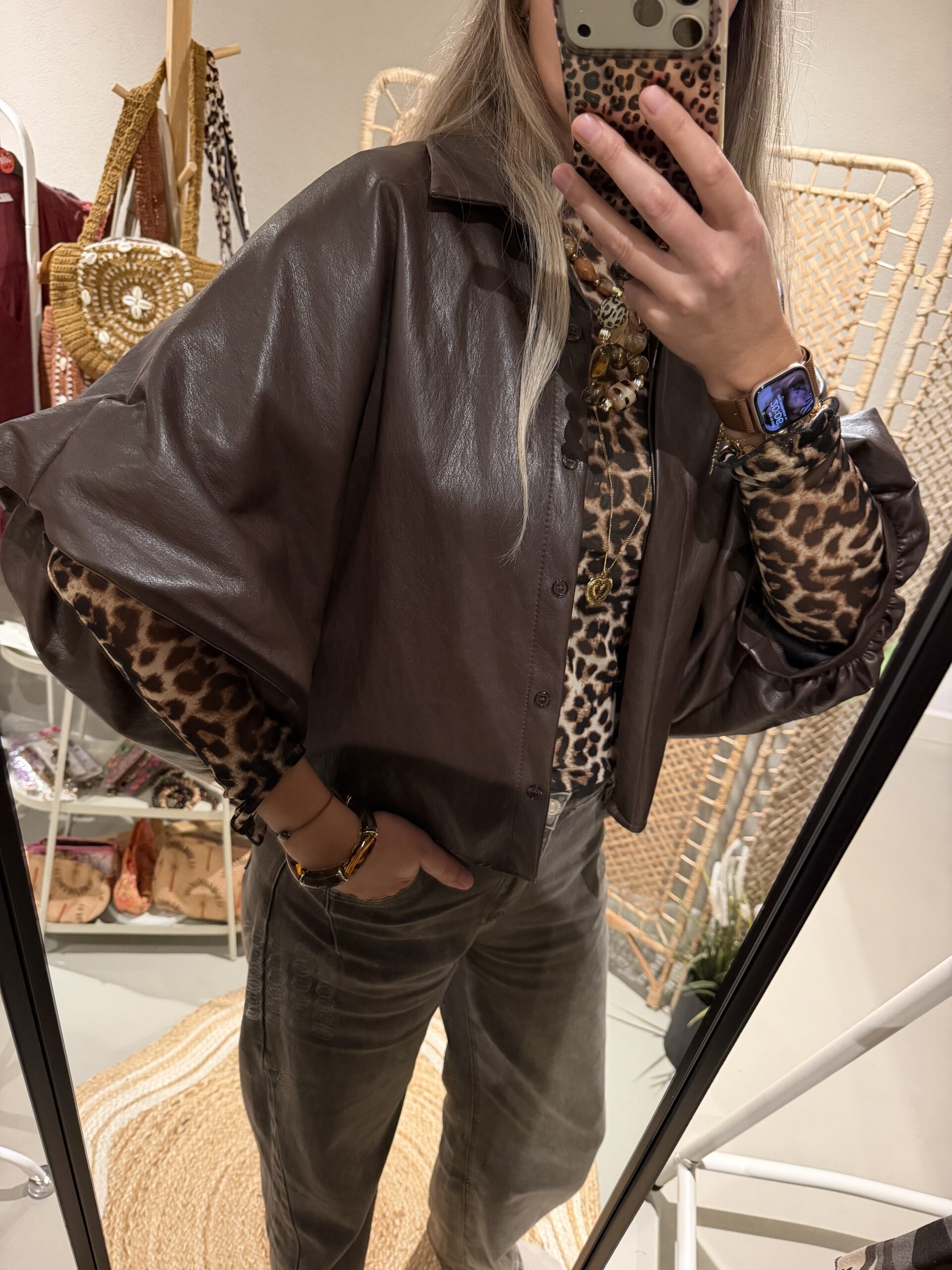 PU leer blouse met ballon mouw - Bruin - Afbeelding 2